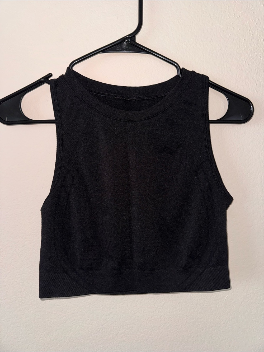 Alphalete Black High-Neck Seamless Ribbed Athletic Crop Tank - L